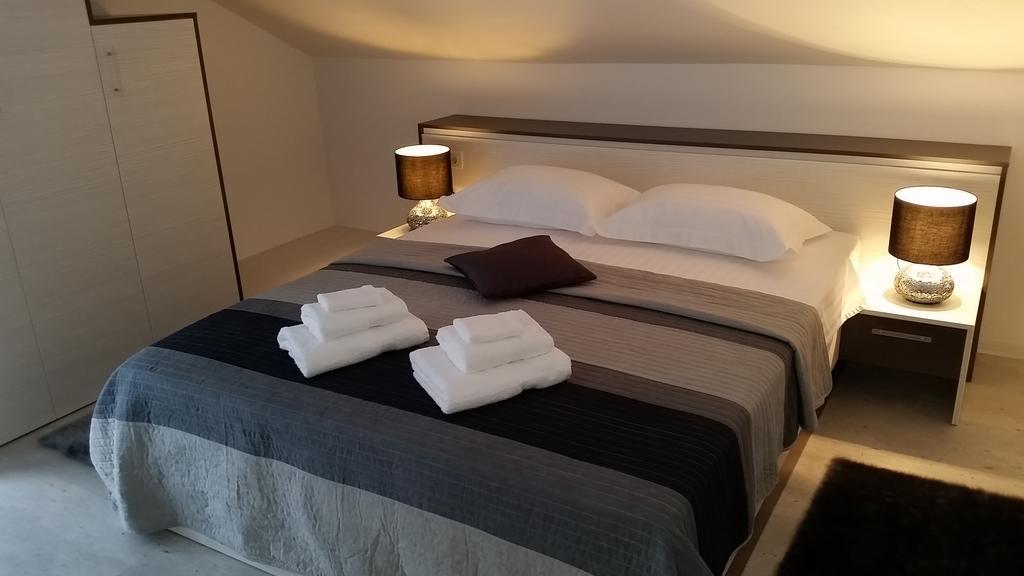 Apartments Sanja Trogir Eksteriør billede